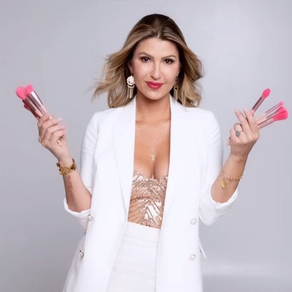 Bella Dimemmo Permanent Makeup artist